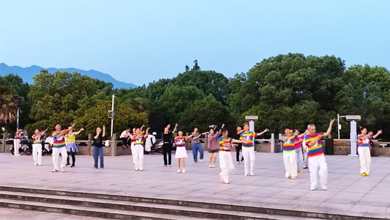 智能廣場舞設備,跳舞不擾民!