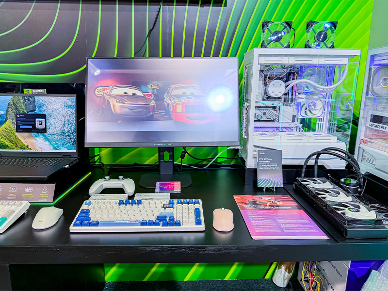 集成清聽聲學(xué)聚音屏（Focusound Screen?）技術(shù)的游戲顯示器