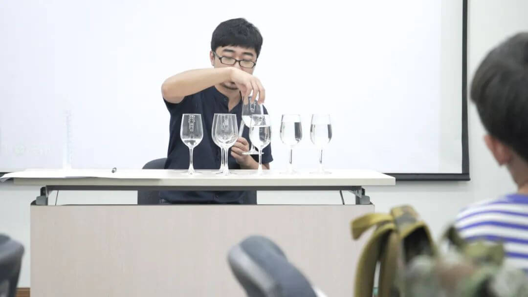 清聽聲學特邀中國科學院郝懷寧老師帶領大家開展了各項活動游戲體驗